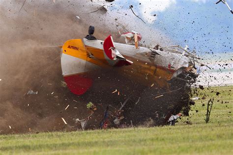 wing walker plane crash